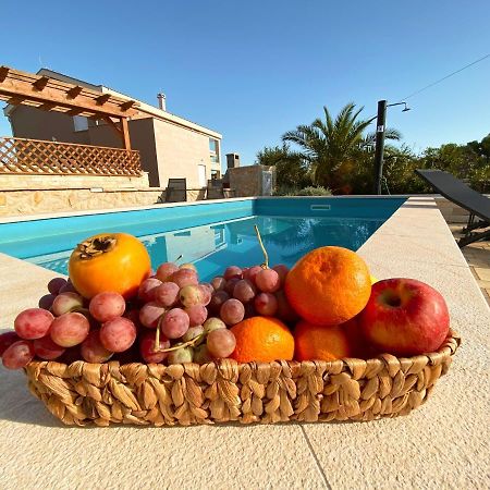 Villa Island Vir With Pool Exterior photo