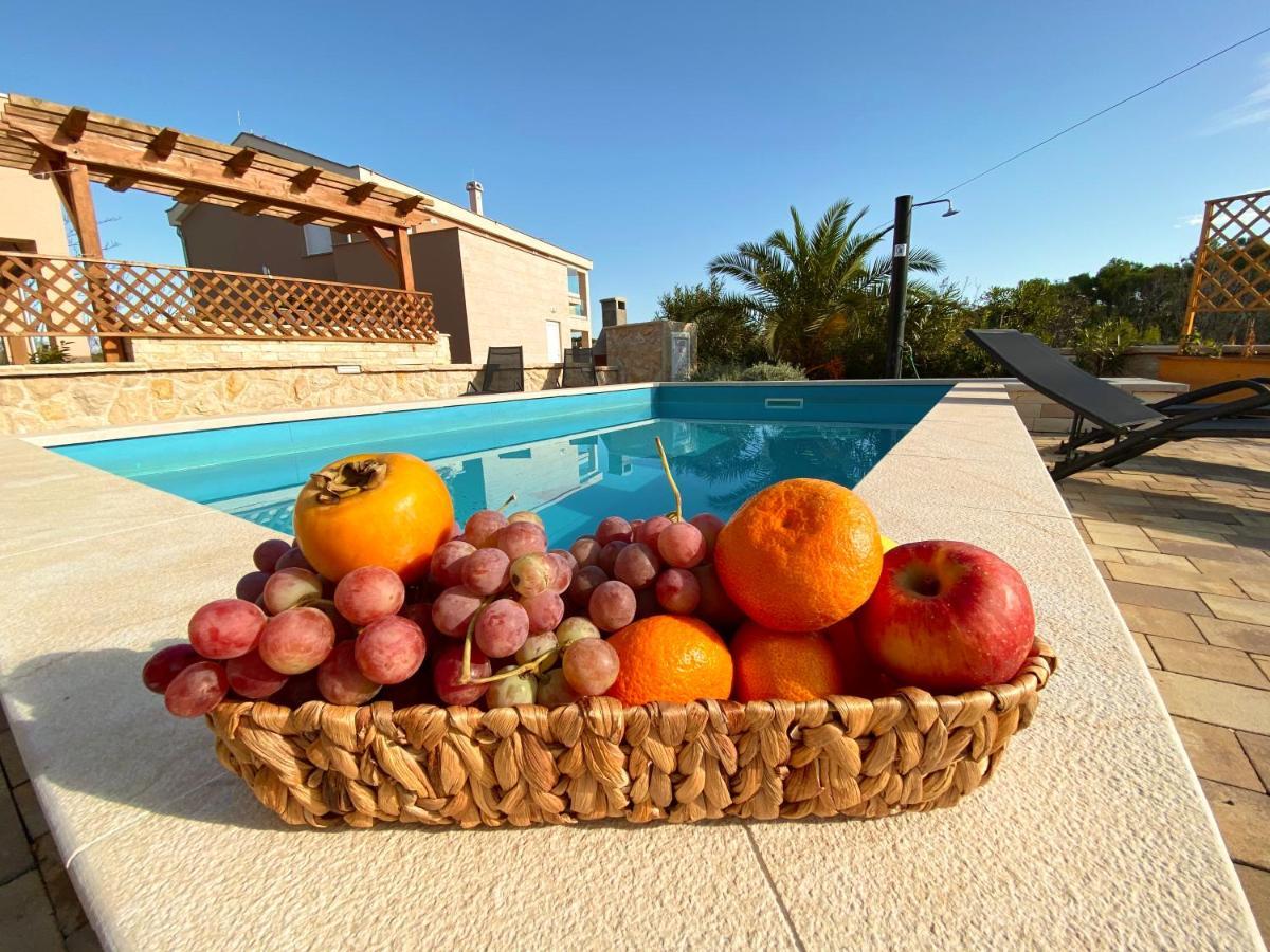 Villa Island Vir With Pool Exterior photo